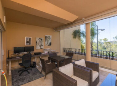 Сучасні апартаменти 110 кв.м з терасою в Естепоні