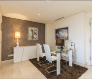 Сучасні апартаменти 110 кв.м з терасою в Естепоні