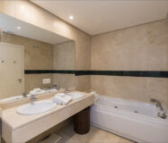 Сучасні апартаменти 110 кв.м з терасою в Естепоні