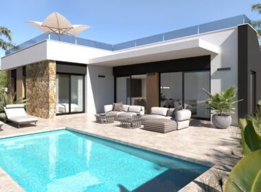 Вилла в Сьюдад Кесада 179 кв.м с бассейном у моря