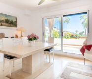 Элегантные апартаменты 160 кв.м с террасой у моря в Коста-дель-Соль