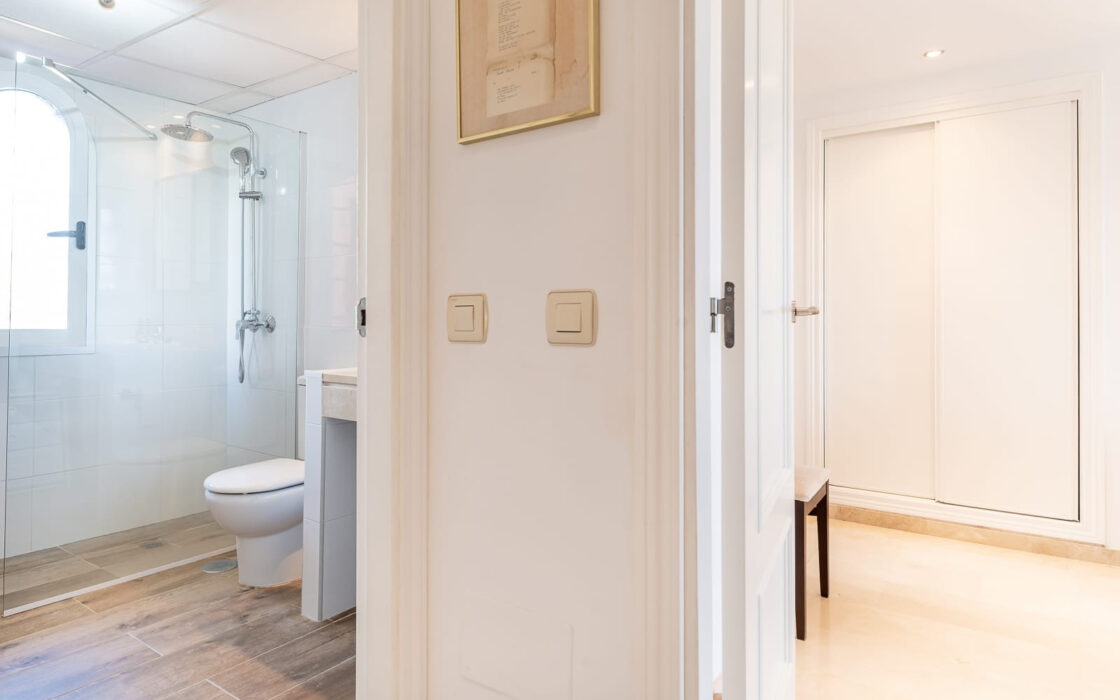 Элегантные апартаменты 160 кв.м с террасой у моря в Коста-дель-Соль