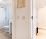 Элегантные апартаменты 160 кв.м с террасой у моря в Коста-дель-Соль