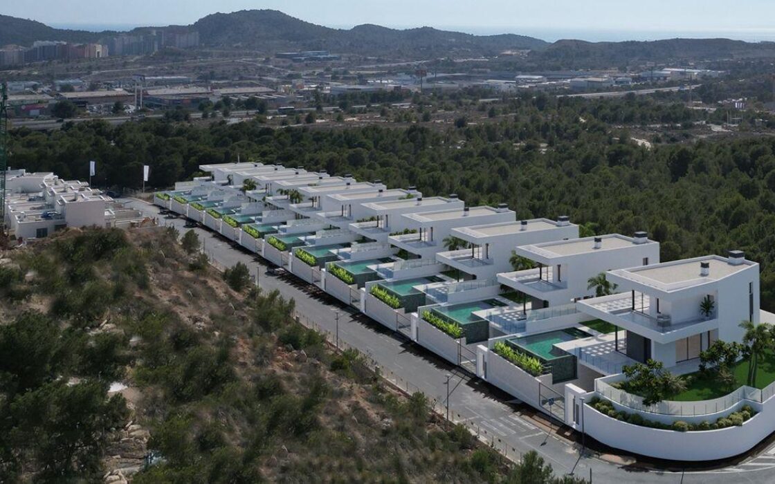 Новая вилла 328 кв.м в Сьерра-Кортина с панорамным видом