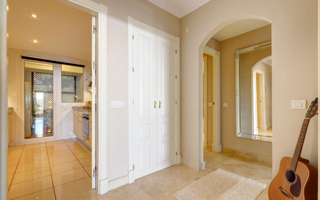 Квартира 133 кв.м з терасою в Estepona біля моря