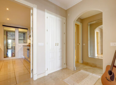 Квартира 133 кв.м з терасою в Estepona біля моря