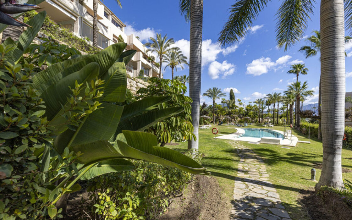 Квартира 133 кв.м з терасою в Estepona біля моря