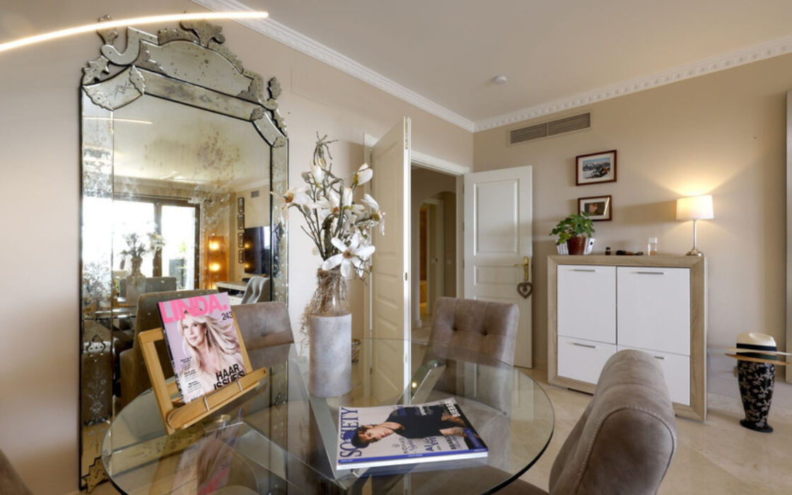 Квартира 133 кв.м з терасою в Estepona біля моря