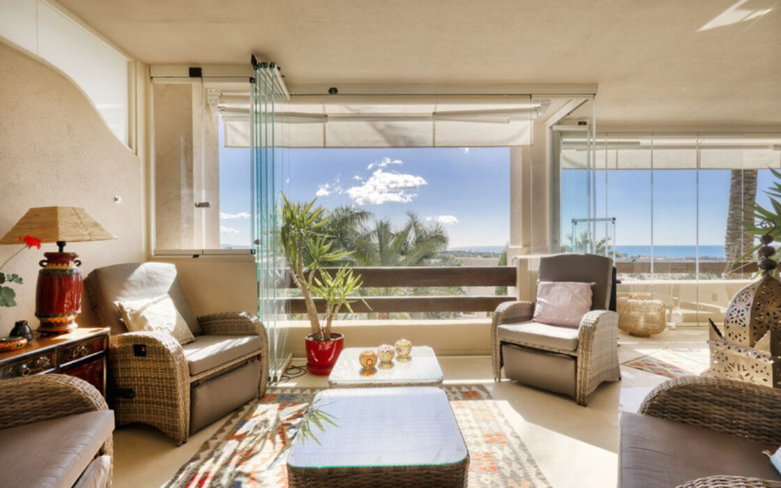 Квартира 133 кв.м з терасою в Estepona біля моря