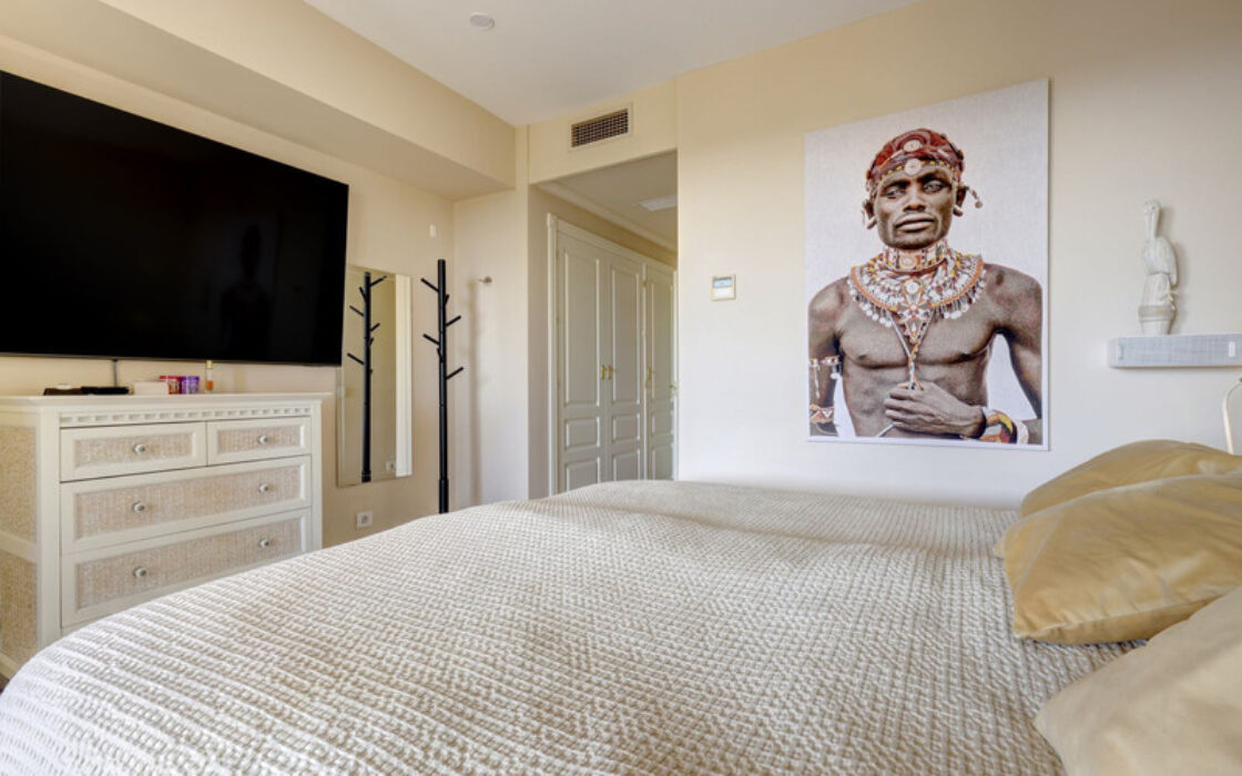 Квартира 133 кв.м з терасою в Estepona біля моря