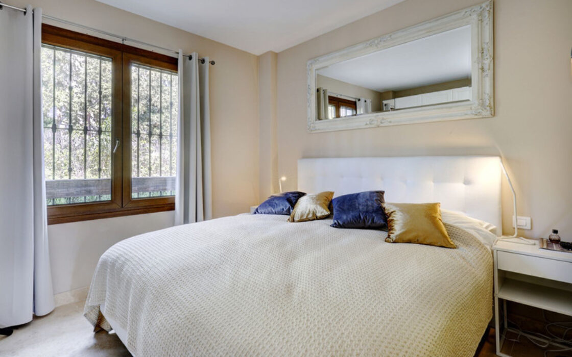 Квартира 133 кв.м з терасою в Estepona біля моря