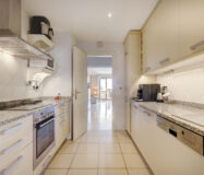 Квартира 133 кв.м з терасою в Estepona біля моря