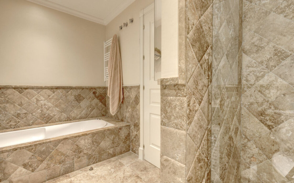 Квартира 133 кв.м з терасою в Estepona біля моря