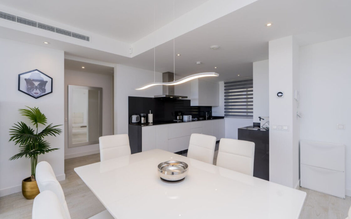 Квартира в Los Flamingos, 116 кв.м, з терасою біля моря