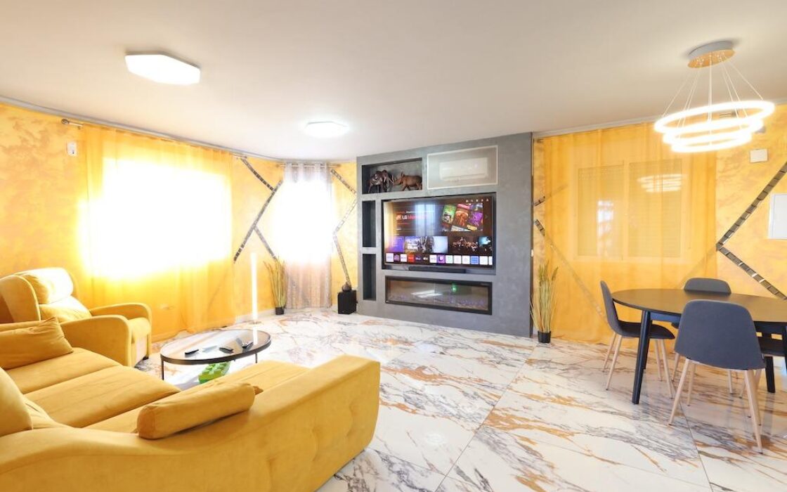 Дом в San Miguel de Salinas 163 кв.м с бассейном и террасой