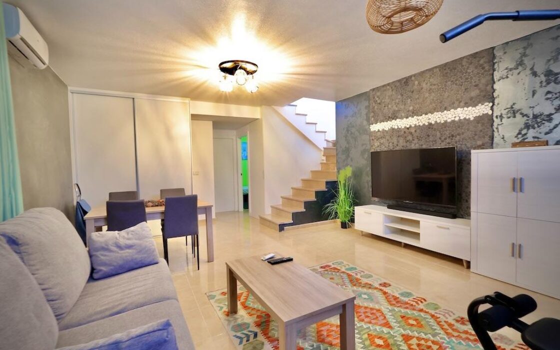 Дом в San Miguel de Salinas 163 кв.м с бассейном и террасой