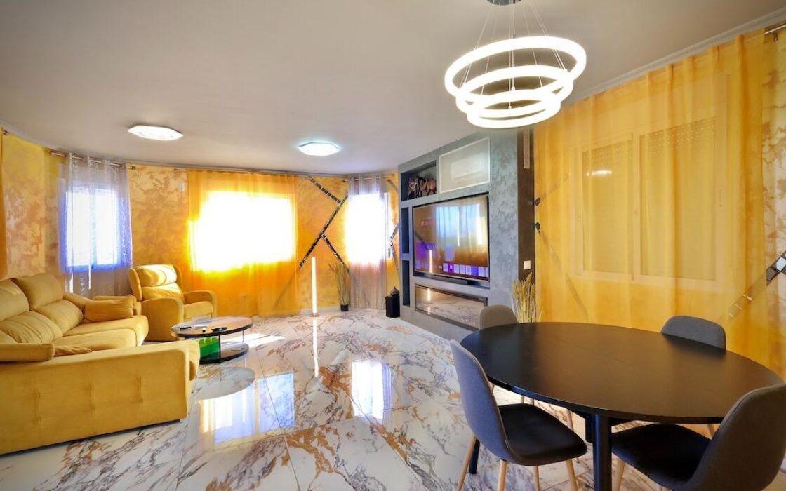 Дом в San Miguel de Salinas 163 кв.м с бассейном и террасой