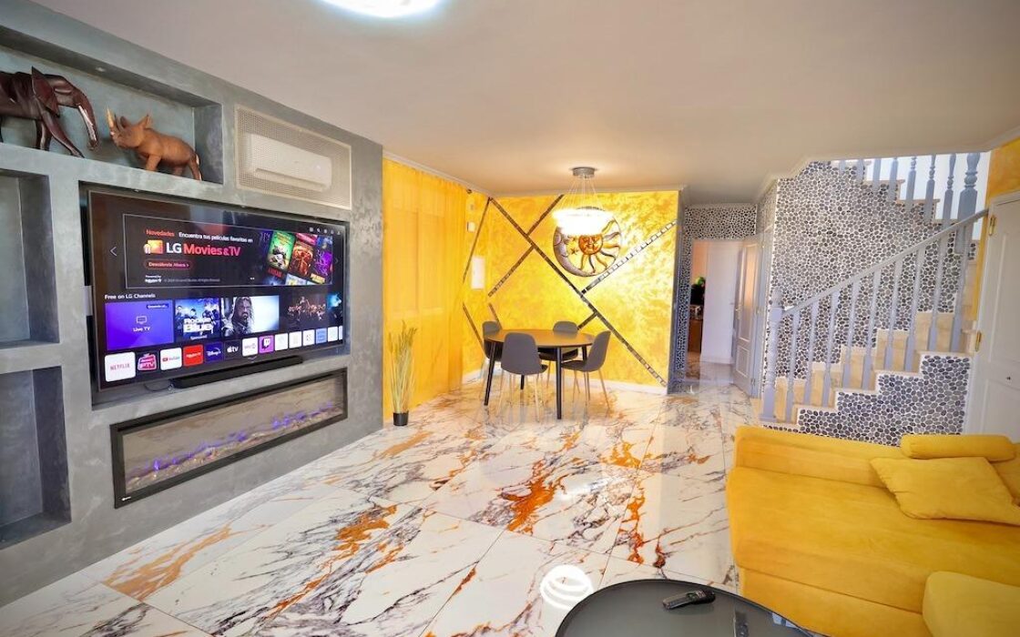 Дом в San Miguel de Salinas 163 кв.м с бассейном и террасой