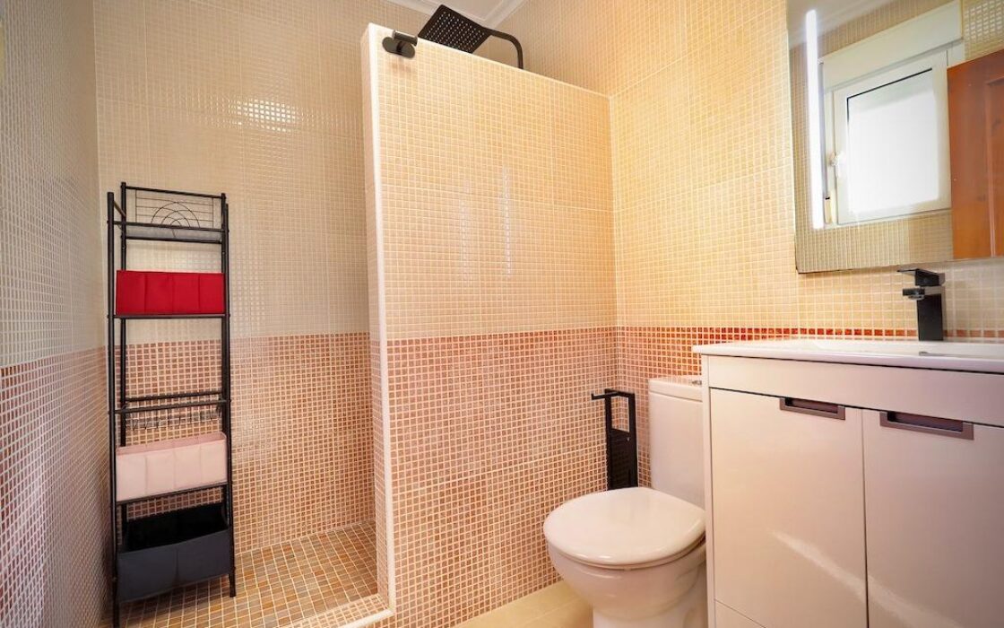 Дом в San Miguel de Salinas 163 кв.м с бассейном и террасой