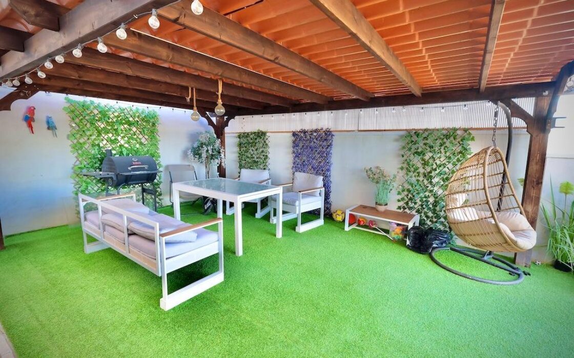 Дом в San Miguel de Salinas 163 кв.м с бассейном и террасой