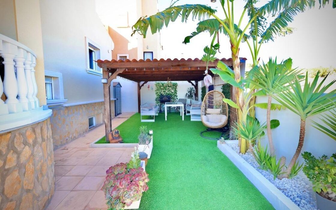 Дом в San Miguel de Salinas 163 кв.м с бассейном и террасой