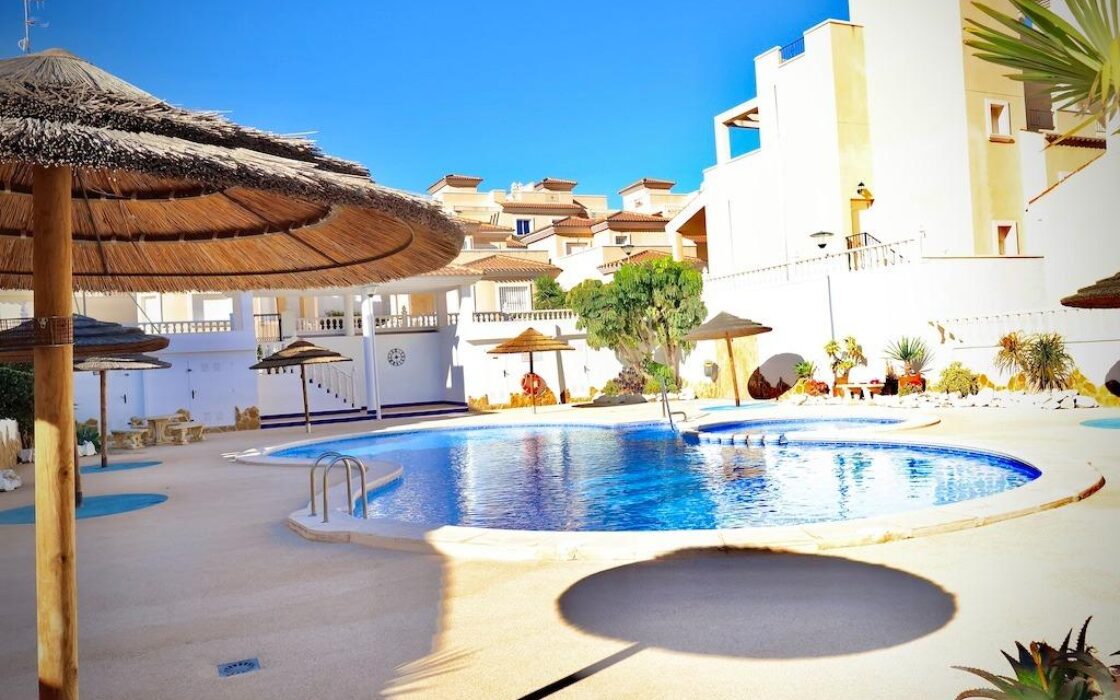 Дом в San Miguel de Salinas 163 кв.м с бассейном и террасой