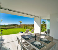 Квартира з терасою 106 кв.м на першому поверсі в Естепоні