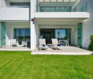 Квартира з терасою 106 кв.м на першому поверсі в Естепоні