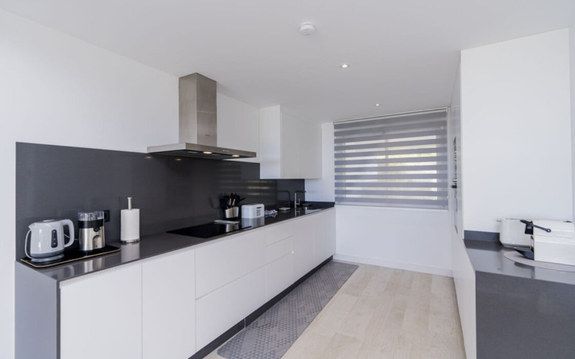 Квартира з терасою 106 кв.м на першому поверсі в Естепоні