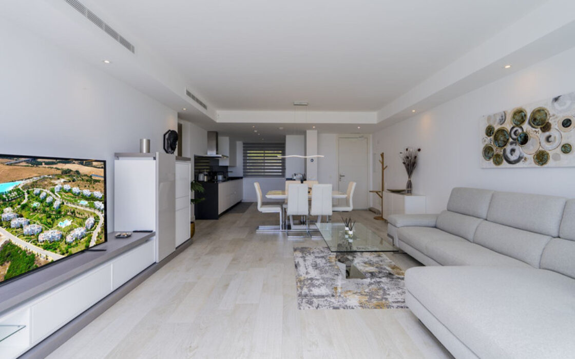 Квартира з терасою 106 кв.м на першому поверсі в Естепоні