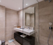 Квартира з терасою 106 кв.м на першому поверсі в Естепоні