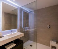 Квартира з терасою 106 кв.м на першому поверсі в Естепоні