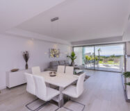 Квартира з терасою 106 кв.м на першому поверсі в Естепоні