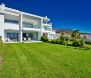 Квартира з терасою 106 кв.м на першому поверсі в Естепоні