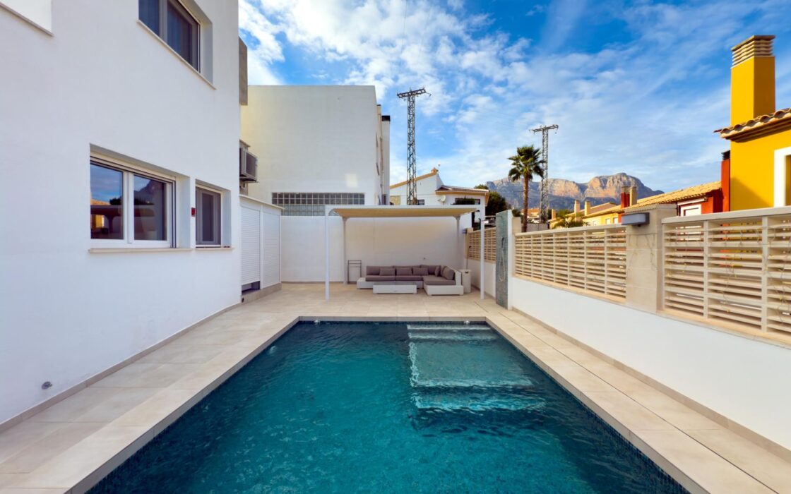 Прекрасный дом с бассейном в Ла Нусия 120 кв.м 3 спальни