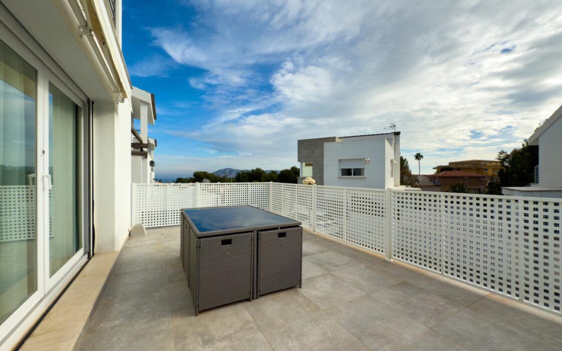 Прекрасный дом с бассейном в Ла Нусия 120 кв.м 3 спальни