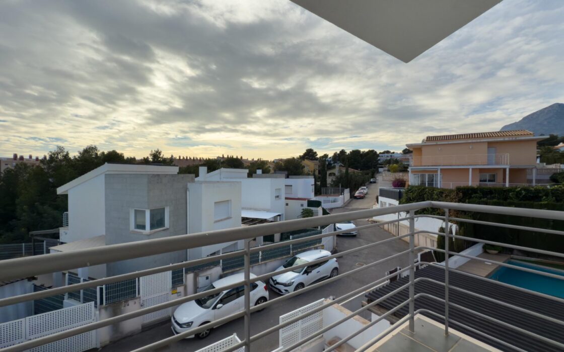 Прекрасный дом с бассейном в Ла Нусия 120 кв.м 3 спальни