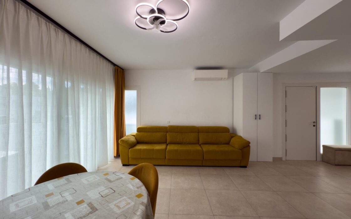 Прекрасный дом с бассейном в Ла Нусия 120 кв.м 3 спальни