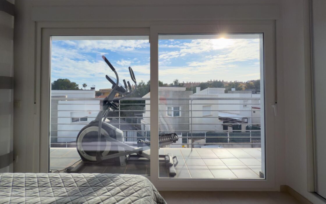 Прекрасный дом с бассейном в Ла Нусия 120 кв.м 3 спальни