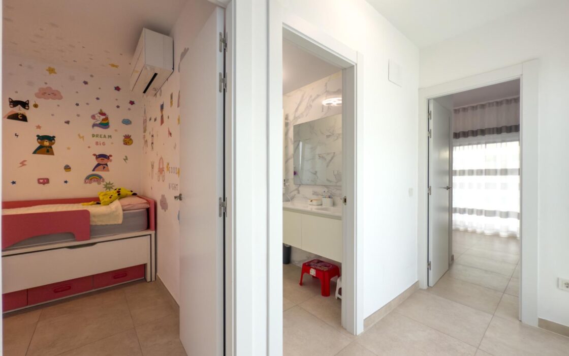 Прекрасный дом с бассейном в Ла Нусия 120 кв.м 3 спальни