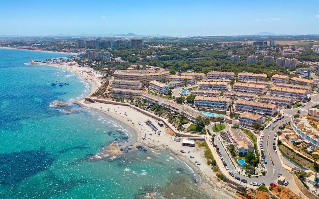 Вилла в Ориуэла Коста 322 кв.м у моря з терасою та басейном