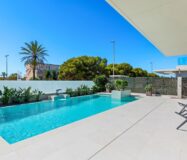 Вилла в Ориуэла Коста 322 кв.м у моря з терасою та басейном