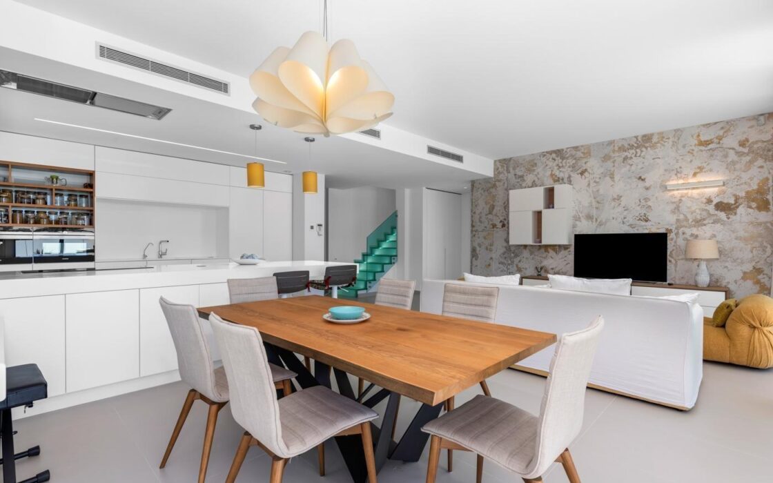 Вилла в Ориуэла Коста 322 кв.м у моря з терасою та басейном