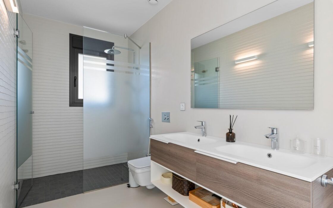 Вилла в Ориуэла Коста 322 кв.м у моря з терасою та басейном