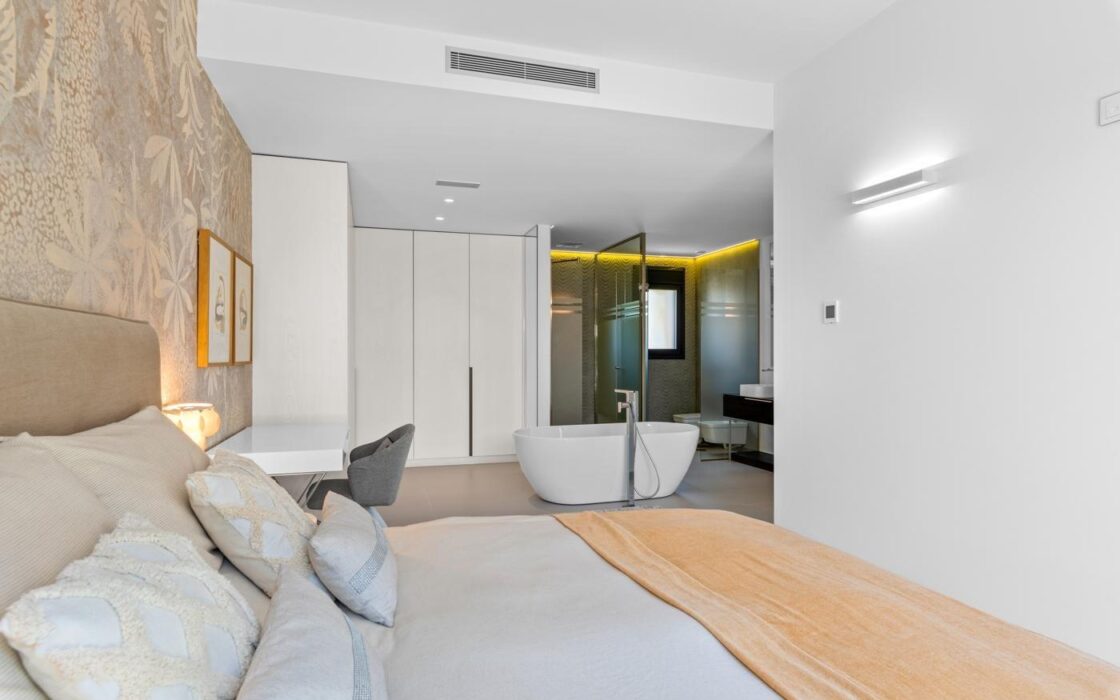 Вилла в Ориуэла Коста 322 кв.м у моря з терасою та басейном