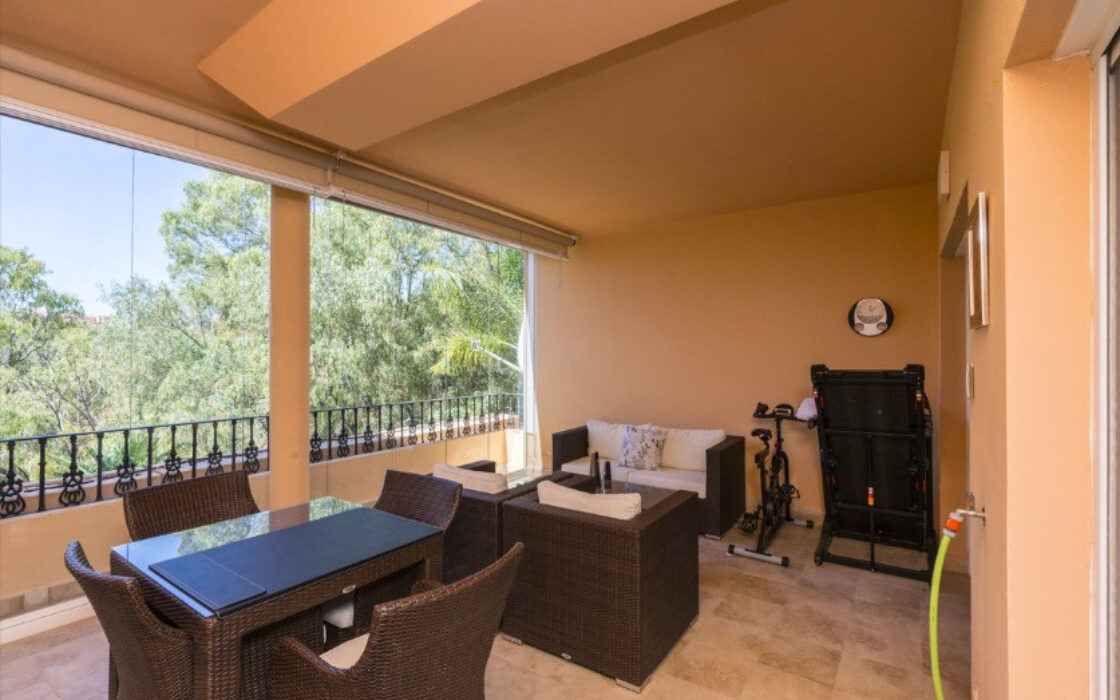 Элегантная квартира с террасой в Новой Андалусии 90 кв.м