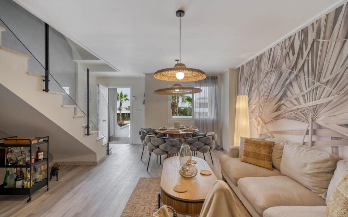 Будинок в Торрев’єсі, 115 кв.м, 4 кімнати, близько до моря