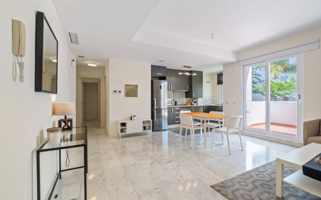 Квартира 99 кв.м с террасой в Валле Романо Эстепона