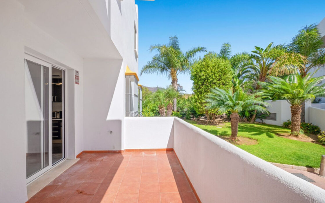 Квартира 99 кв.м с террасой в Валле Романо Эстепона