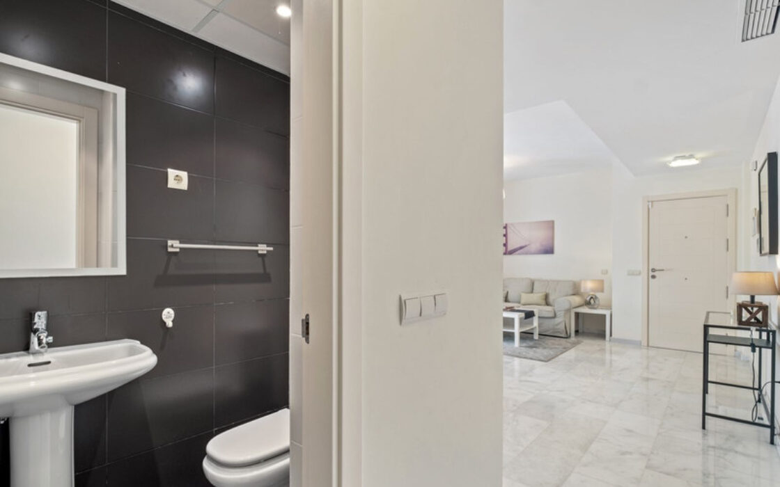 Квартира 99 кв.м с террасой в Валле Романо Эстепона